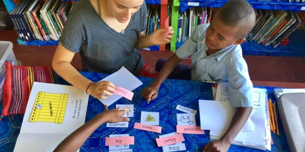 Fiji - Teaching Children of the Dawasamu Islands6