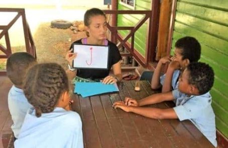 Fiji-teaching-children-of-the-yasawa-islands-main1